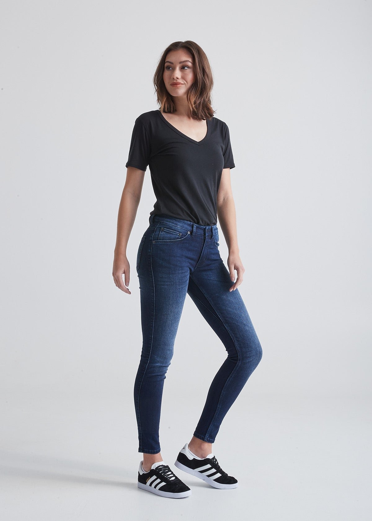 womens dark wash skinny fit stretch jeans full body